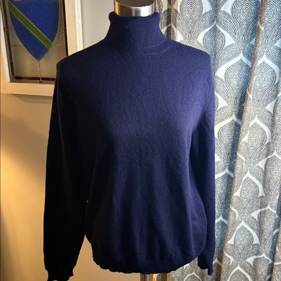 Lands’ End 100% Cashmere Navy Blue Turtleneck Sweater SZ Medium - Picture 1 of 7